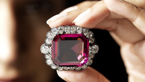 Bonhams encourages valuation as period jewelry continues to set record auction prices