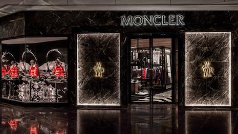 Moncler mall shop