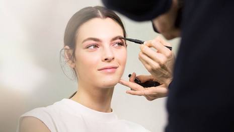 Winter Beauty Trends We Teach at our LA Makeup School