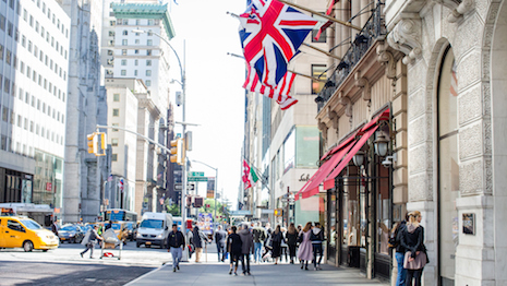 City of New York : Fifth Avenue Shopping information