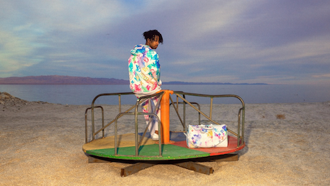 Louis Vuitton: On The Beach — Dossier Magazine